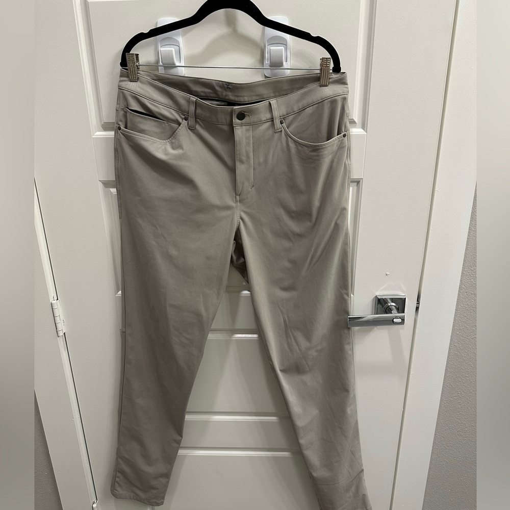 Lululemon Men’s ABC Slim-Fit Pant